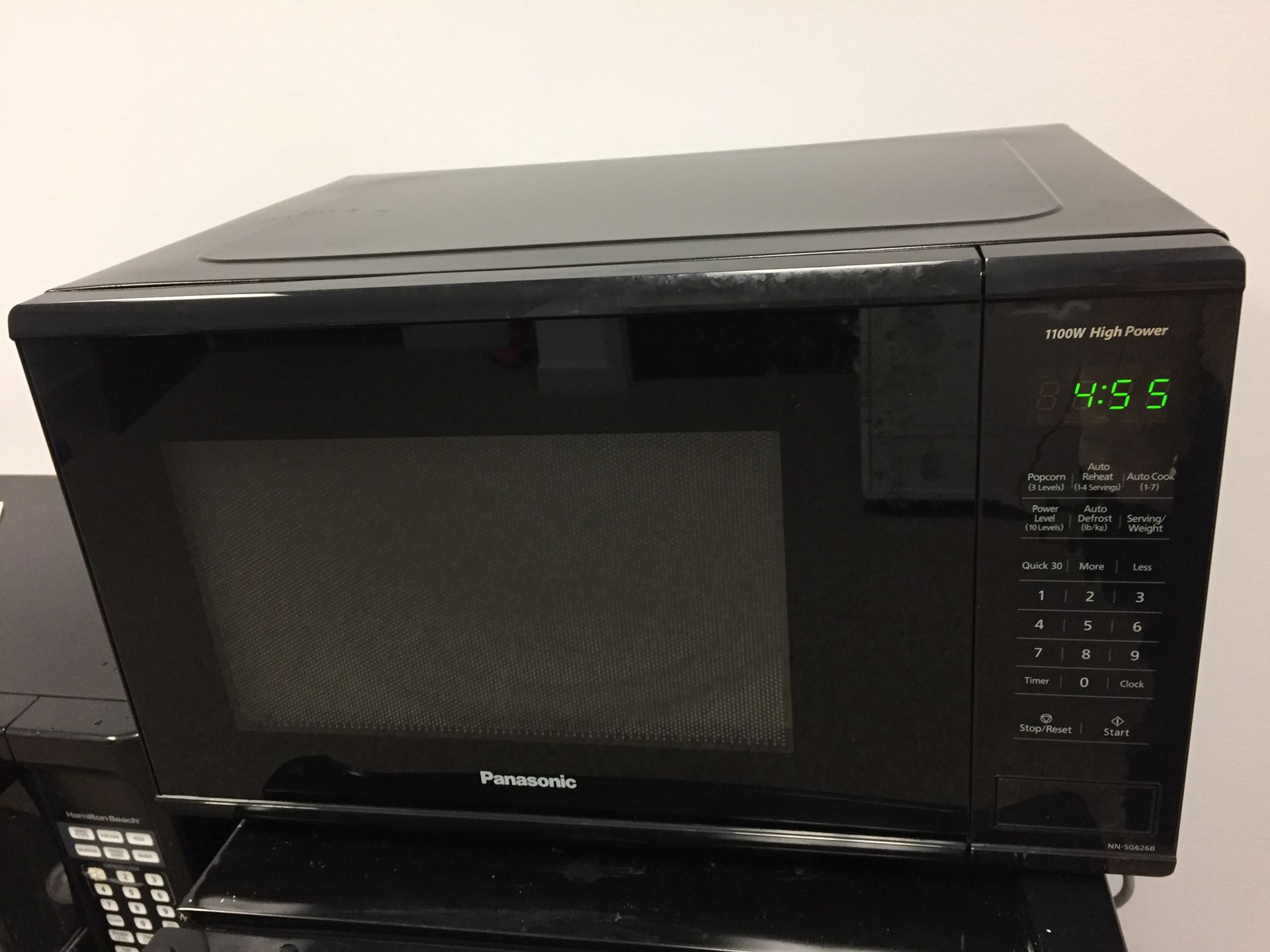 Brand new Panasonic microwave 1.3 Cu / 1100 wa
