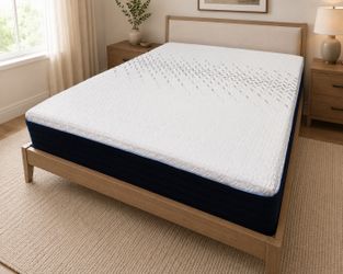 Nectar Classic Hybrid Queen Mattress - Like New Condition