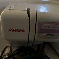 Vintage Sewing Machine 