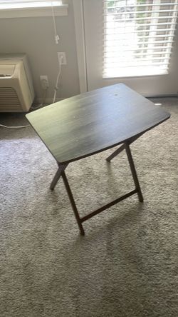Foldable small table