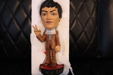 Bruce Lee Bobblehead Vintage 1999 Sideshow Toy Universal Collectible