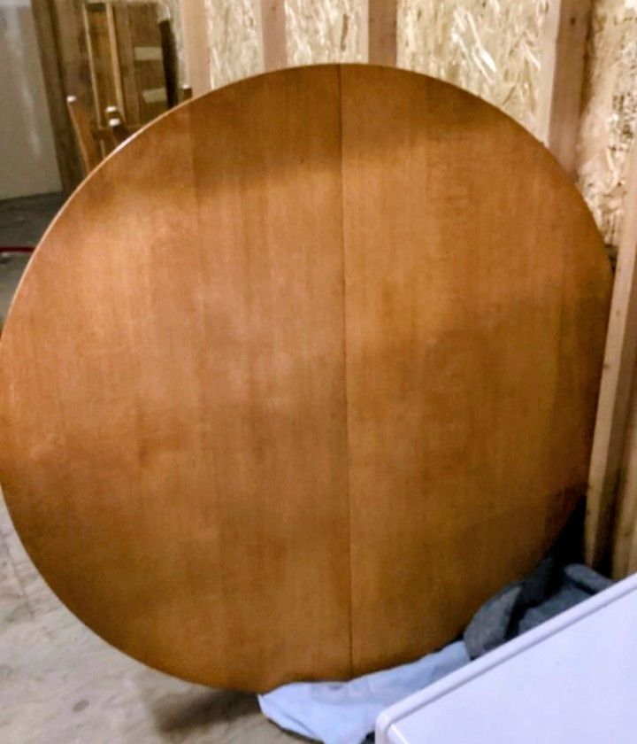 Round Table, Expands With Leaves