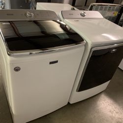COMERCIAL WASHER AND DRYER 