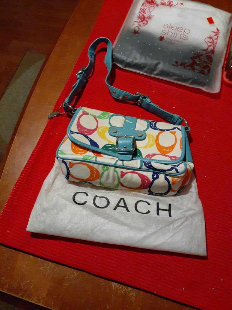 Vintage Coach Handbag. Has Some Wear. No B3K-7022 for Sale in