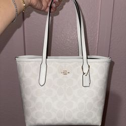 2023 Coach Small City Tote