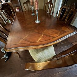 ETHAN ALLEN dining Table