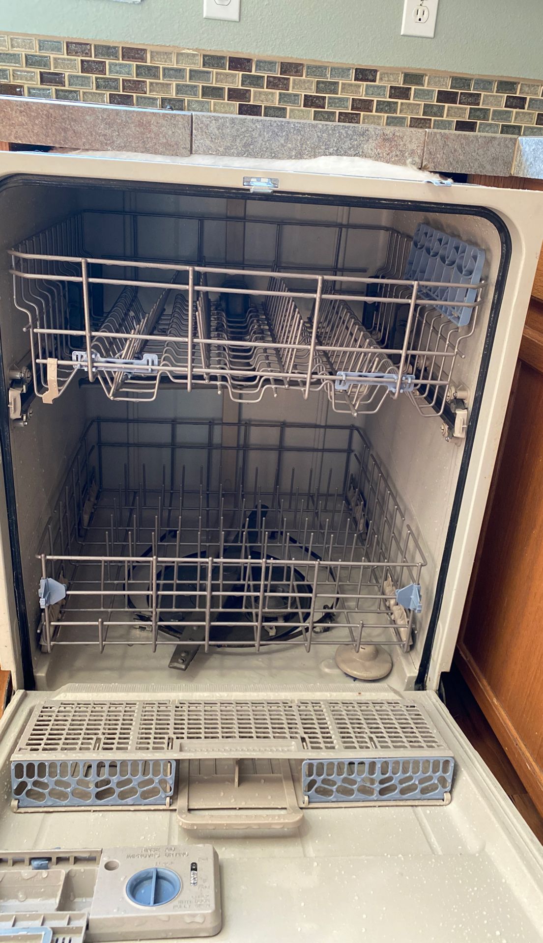 Stainless steel Whirlpool dishwasher GOLD SERIES for Sale in Vancouver, WA OfferUp