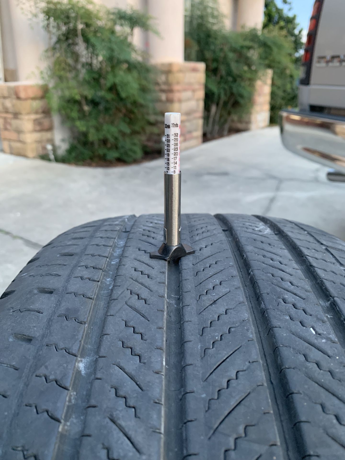 1 michelin primacy LTX tire , 265/65/18