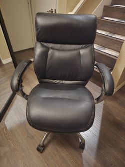 Black Leather Executive Office Chair
