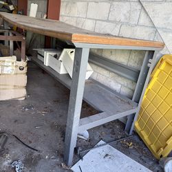 Workshop / Packing Table - Free