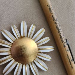 Vintage Avon Perfume Goldtone Pendent 1970's No Longer Perfume Inside 