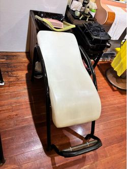 Salon chair and basin