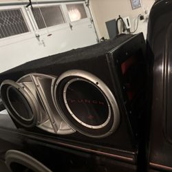 2rockford p1s  in box  12s  in Rockford  box 260 cash   Roseville to pickup work great  