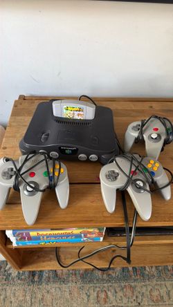 Nintendo 64 / 3 controllers / Mario smash Bros