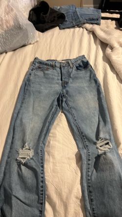 Women’s Levi size 25