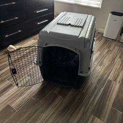 Dog kennel/crate