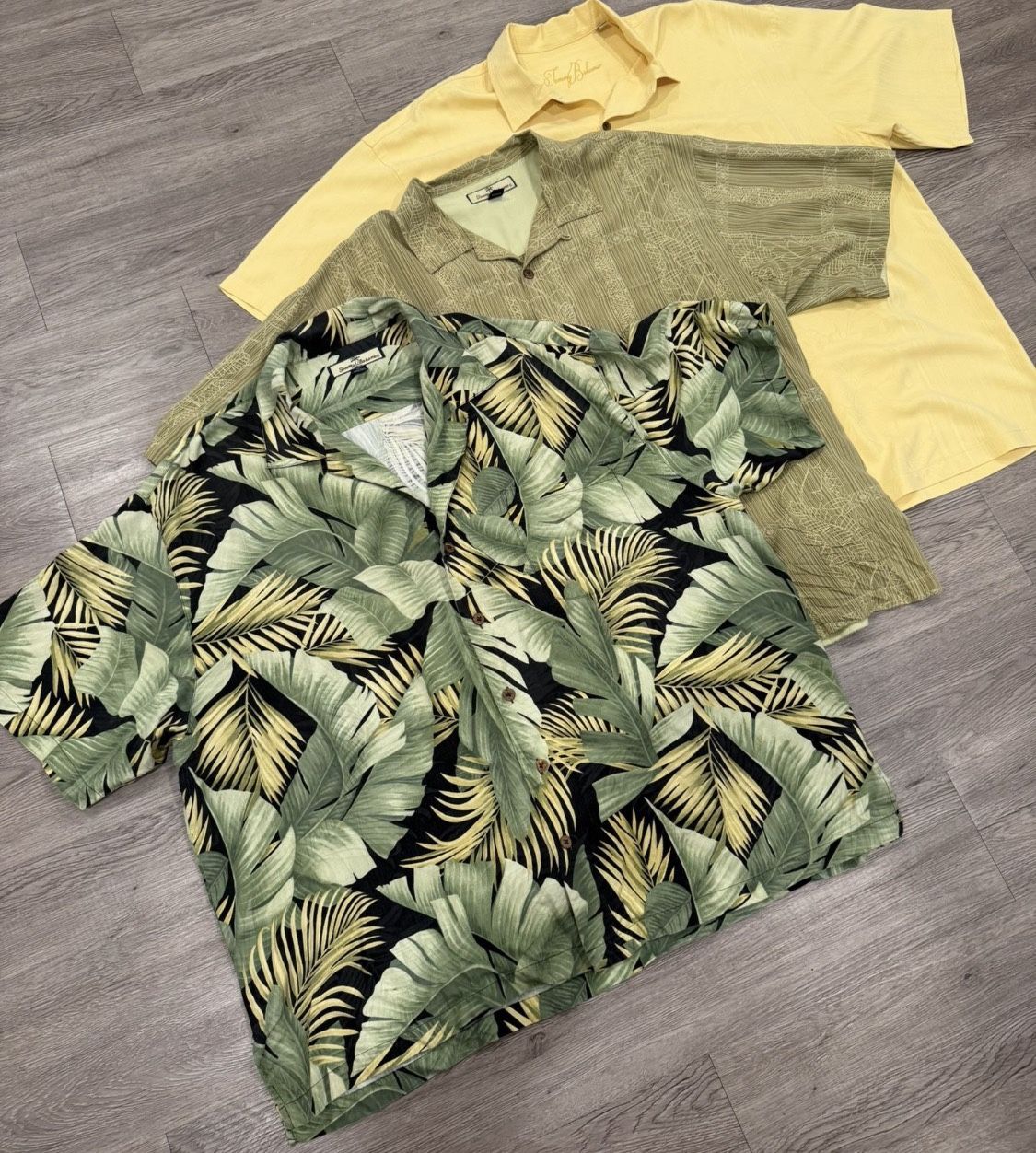 🌴 FLASH SALE $30  🌴(x3) Tommy Bahama 🌴 Lightweight Luxury Vacation 🦜 Style Button Up Collared Casual Shirts Size xxl 