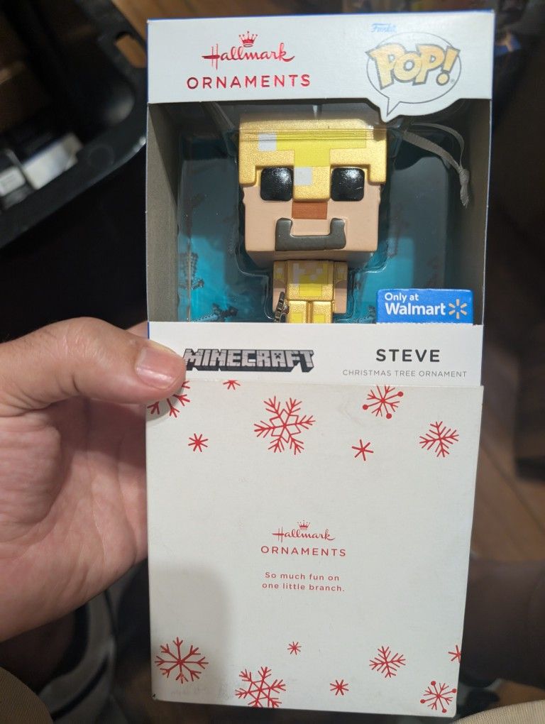 Hallmark Funko POP! Exclusive Christmas Ornament Collection (Minecraft Steve in Gold Armor)