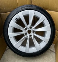 ONE Tesla Sport 19" Model 3 Wheel Rim Tire Good Spare for 2017 to 2023 M3 models. Continental 235/40R19 tire is like-new, has 90% tread remaining!   T