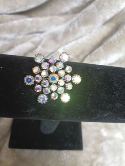 Vintage 1950's Art Deco Aurora Borealis Silvertone Snowflake Brooch.