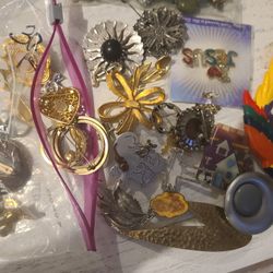 30  Brooches