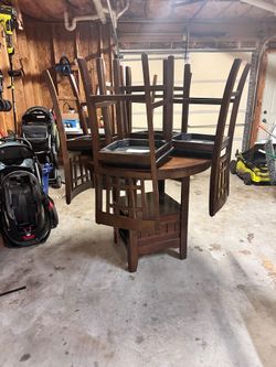 Breakfast table with 4 chairs