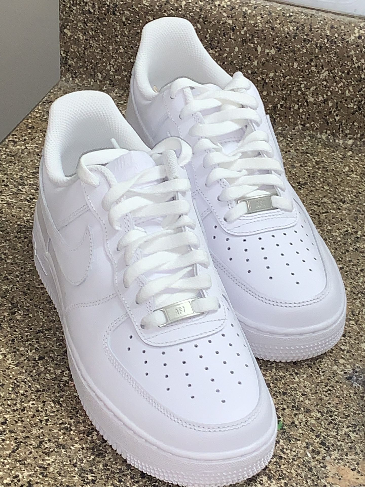 Brand New Nike Air Force 1 '07 Size 8.