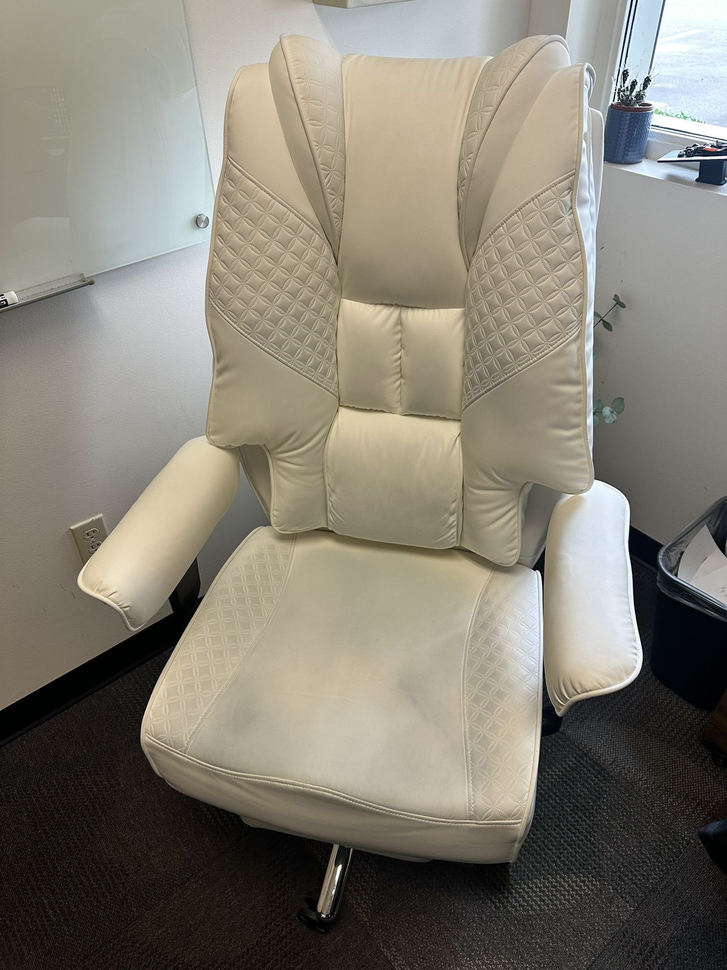 Office Chair (extremely Comfortable)