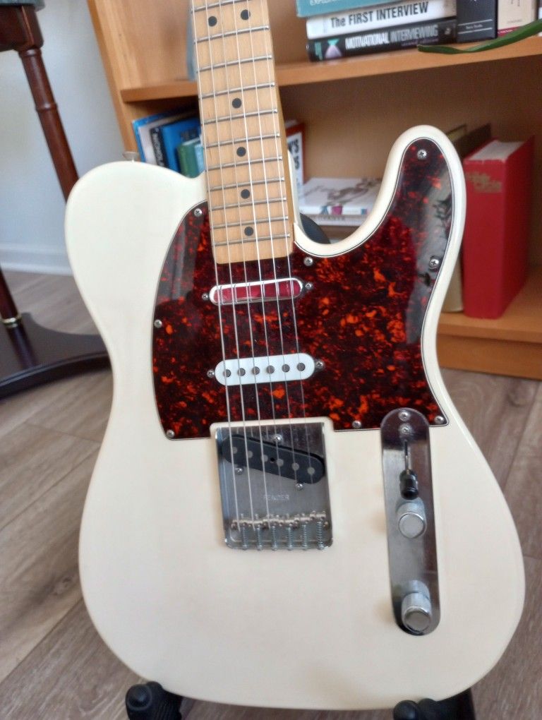 FENDER TELECASTER NASHVILLE GUITAR