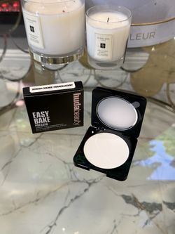 HUDA BEAUTY Easy Bake Airbrush Matte Pressed Setting Powder FIRM PRICE 🤍