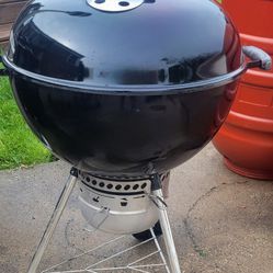 Weber Kettle Charcoal Grill 22in 
