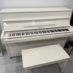 Yamaha M1 upright piano