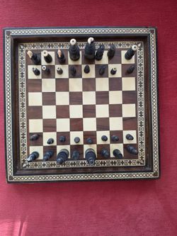 “Vintage Middle Eastern Mosaic Inlay Chess Set with Two Hand-Carved Piece Sets & Decorative Figurines”