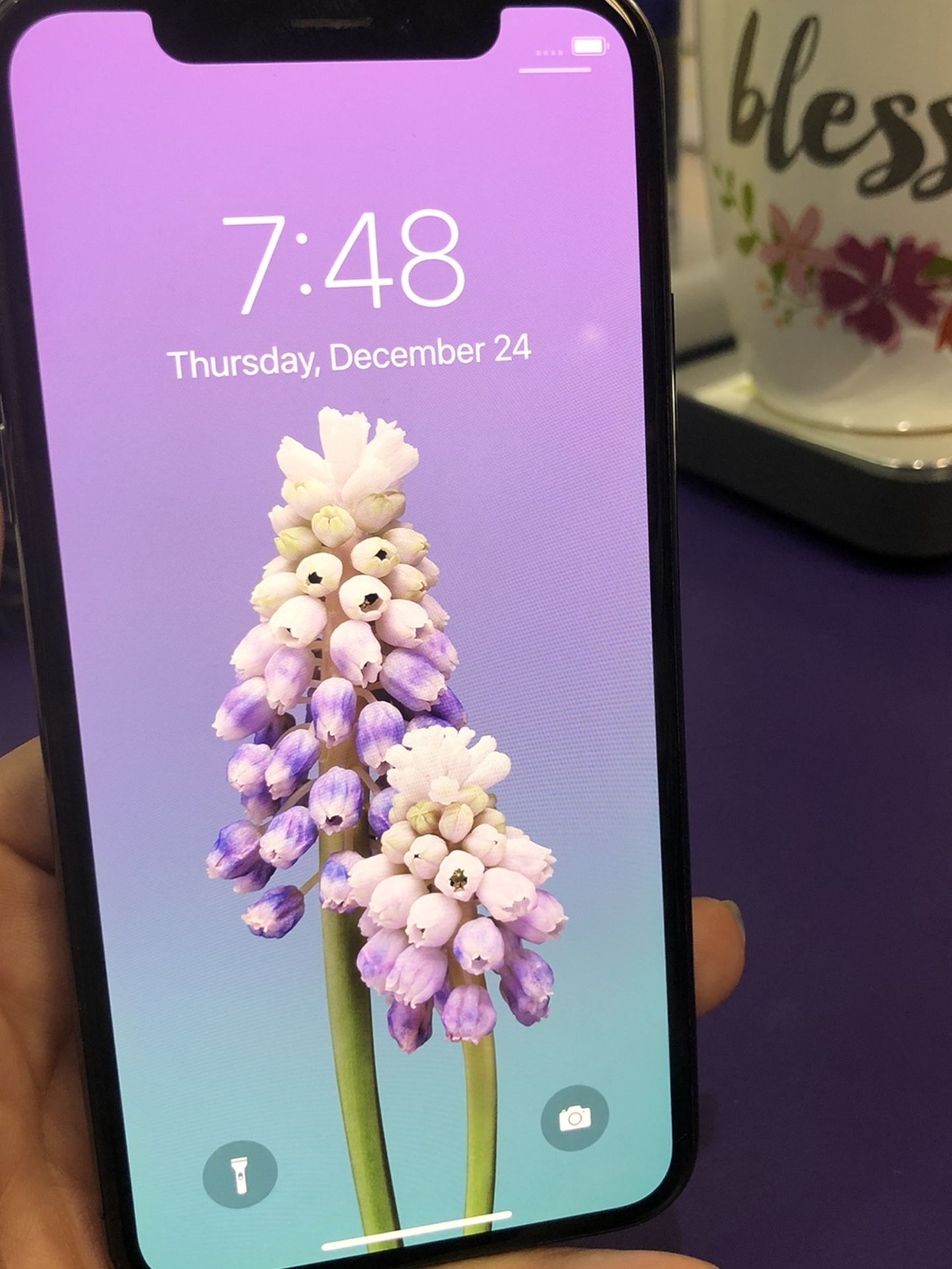 Factory unlocked iPhone x 64 gb, excellent conditions store warranty