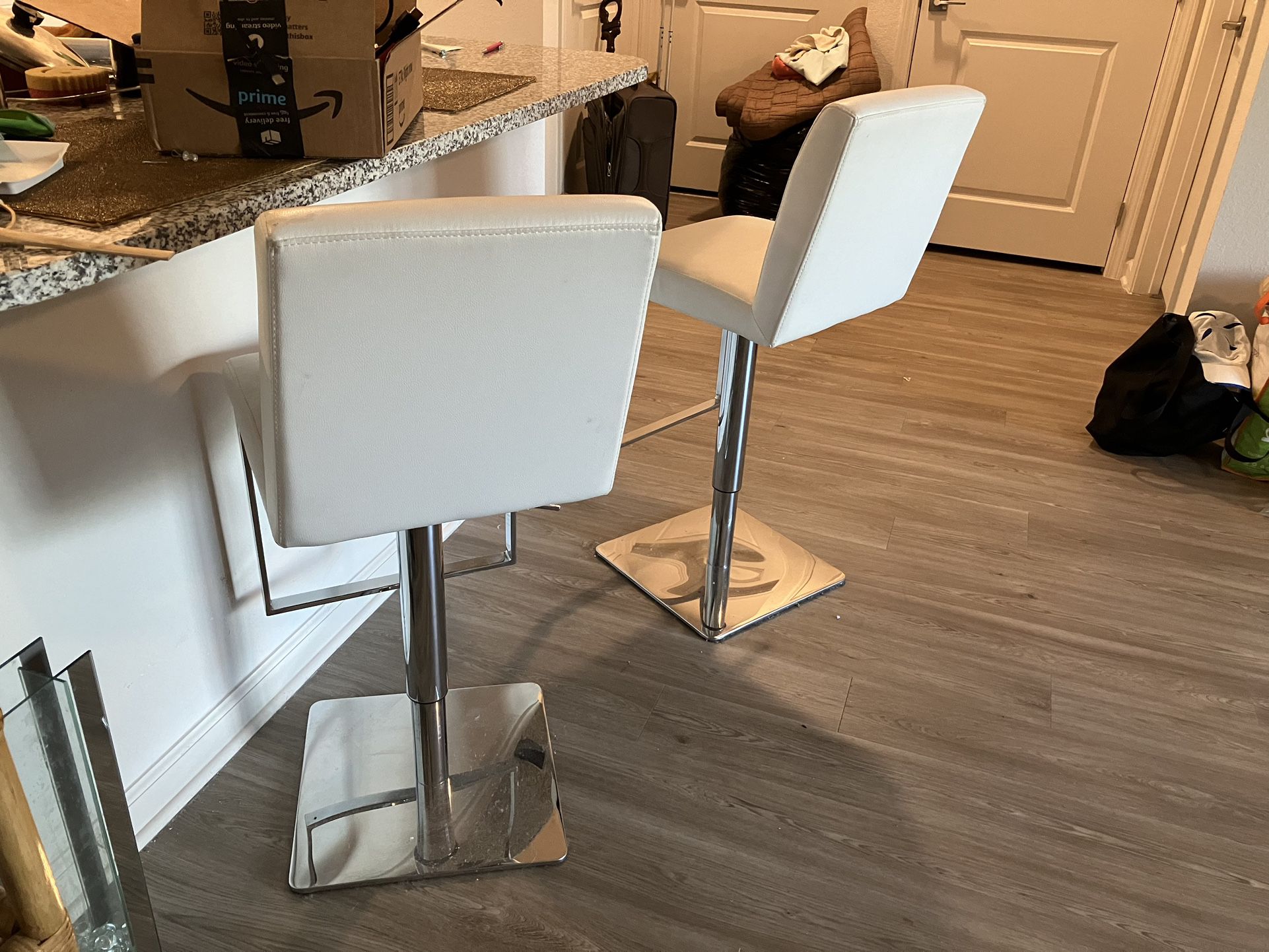 White Chime And Leather bar stools