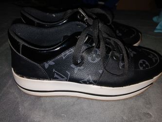 Womans sneakers