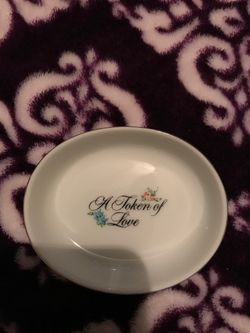 Ring or earring mini oval holder (OfferUp!)
