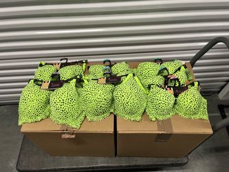 NEW Bras - Various sizes & color **$1.50 ea, 54 Units MUST TAKE ALL** **See description for sizes**