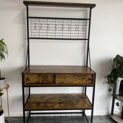 4 TIER BAKER RACK W/ HOOKS 