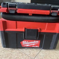 Milwaukee Packout Vacuum 