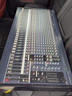 Yamaha MG32/14FX 32-Channel Mixer