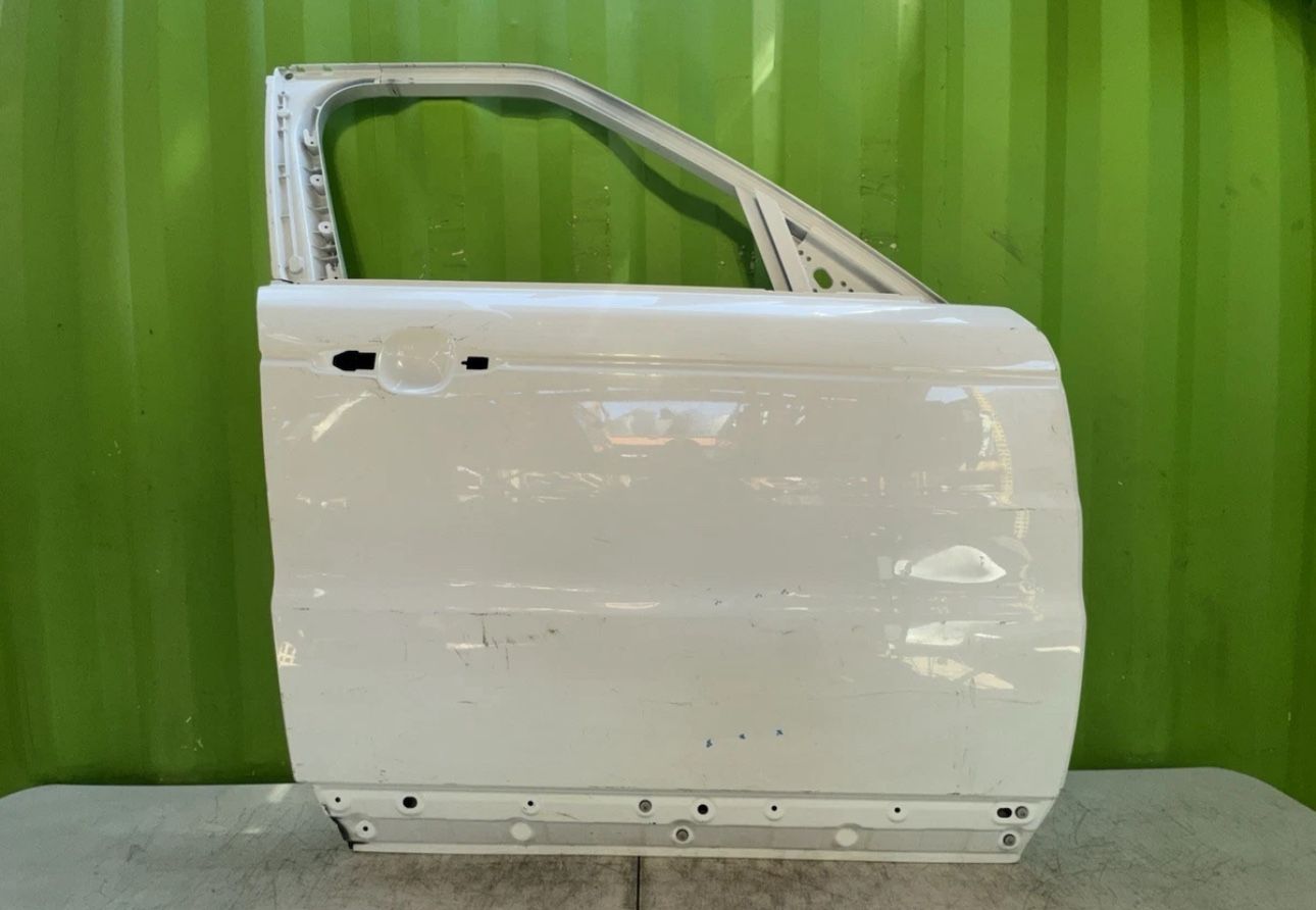 2016 2017 2018 2019 2020 MERCEDES METRIS DOOR LEFT DRIVER SIDE OEM
