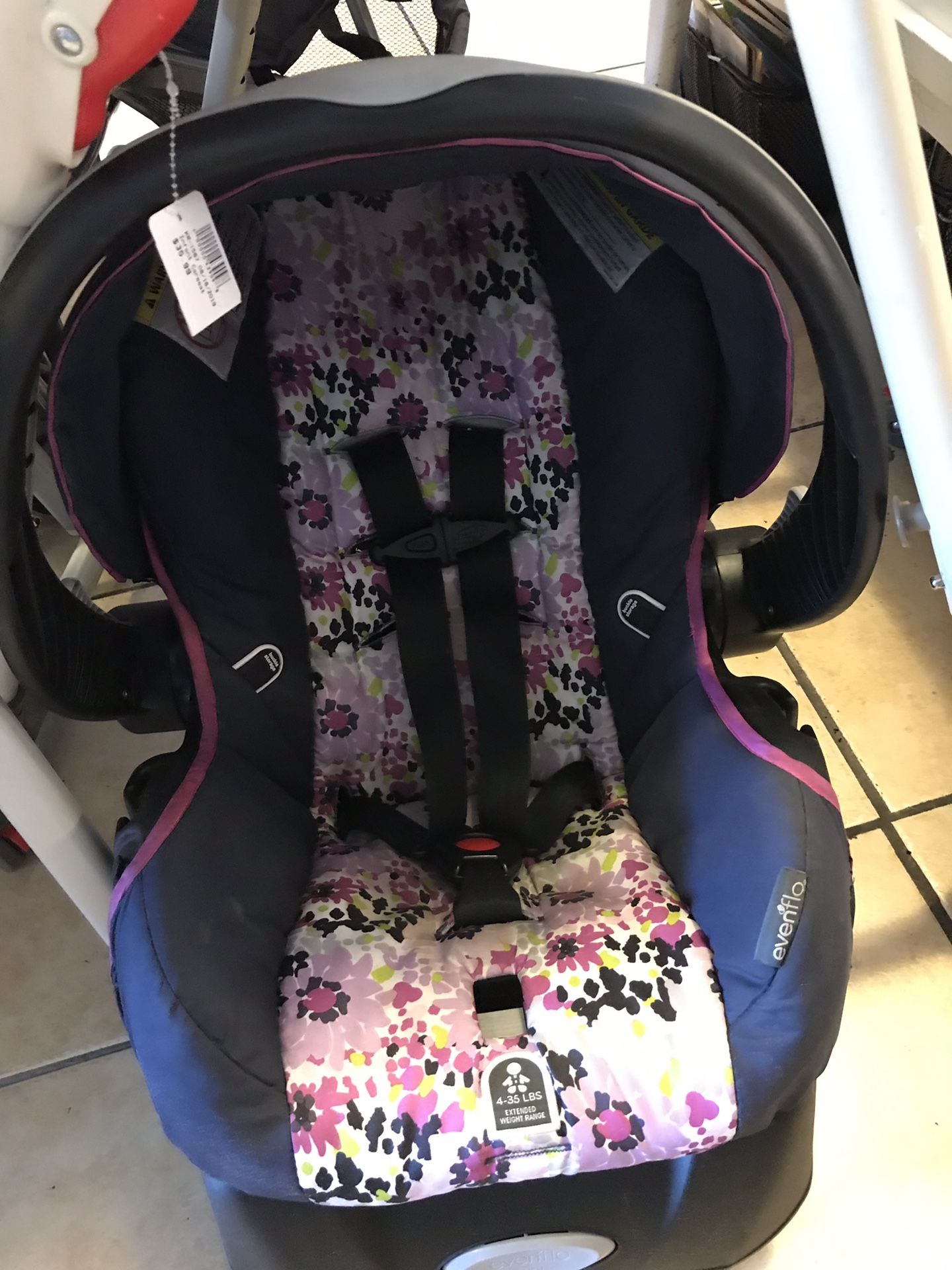 Evenflo girl infant car seat w base