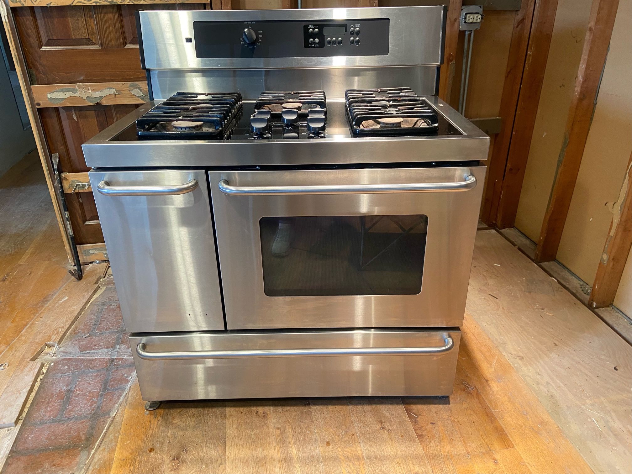 Kenmore Dual Fuel And Double Oven 40” Range for Sale in Deerfield, IL
