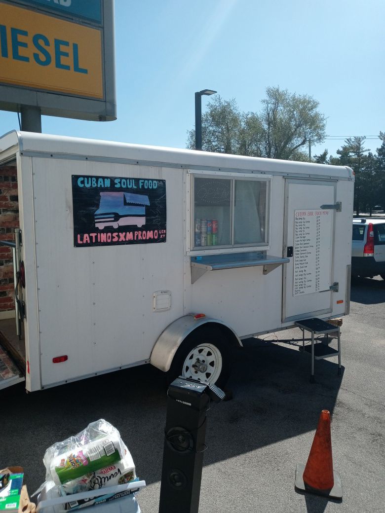 Food trailer whit evrething go $ 7.500 perfect condition