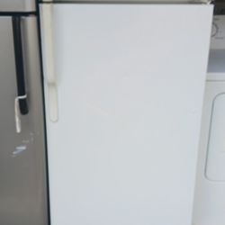 G.E Refrigerator 
