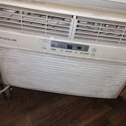 Frigidaire Window Air Conditioner 10,000 BTUs