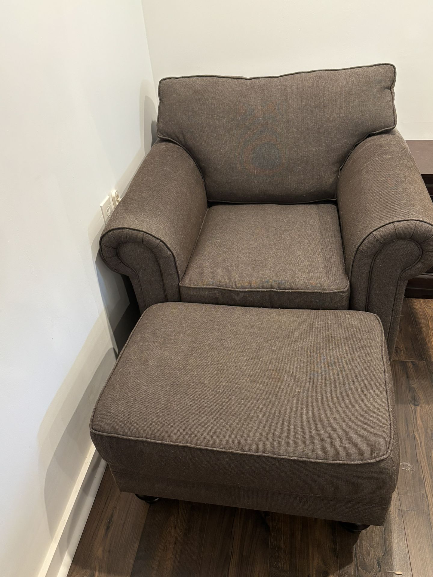 Oversized Chair And Ottoman