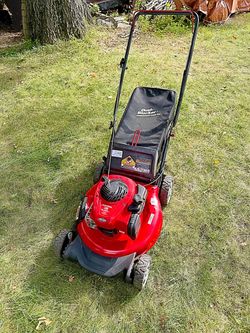 Like New Craftsman M110 Push mulching mower with bag