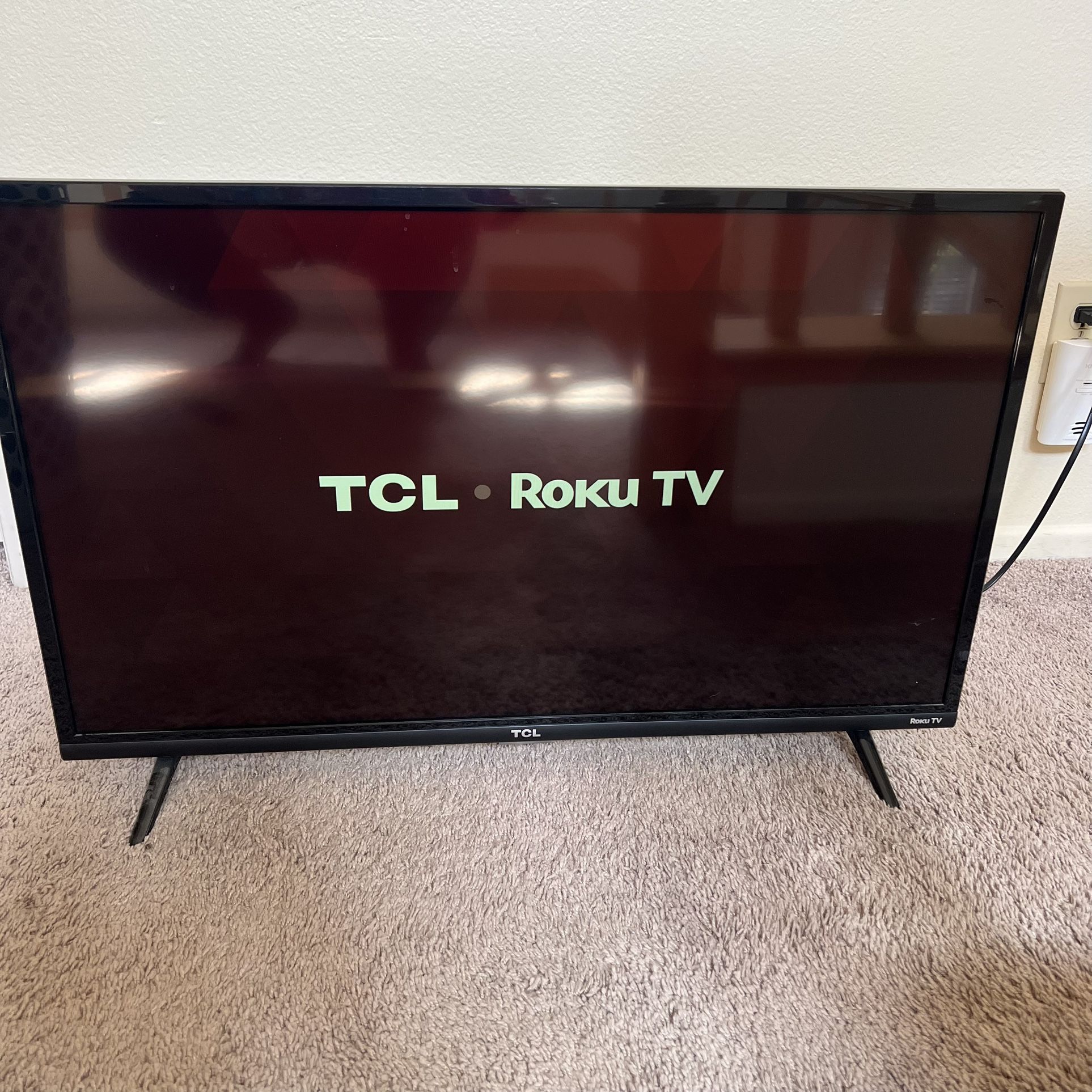 32” TCL Roku Smart TV